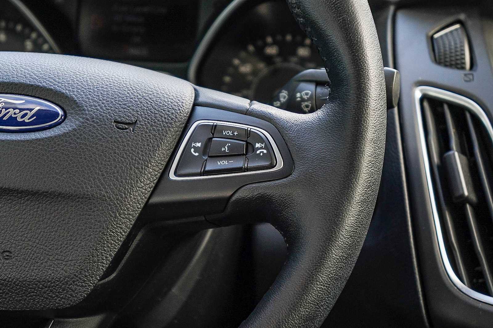 Used 2017 Ford Focus Titanium w/ Titanium Technology Package image 17