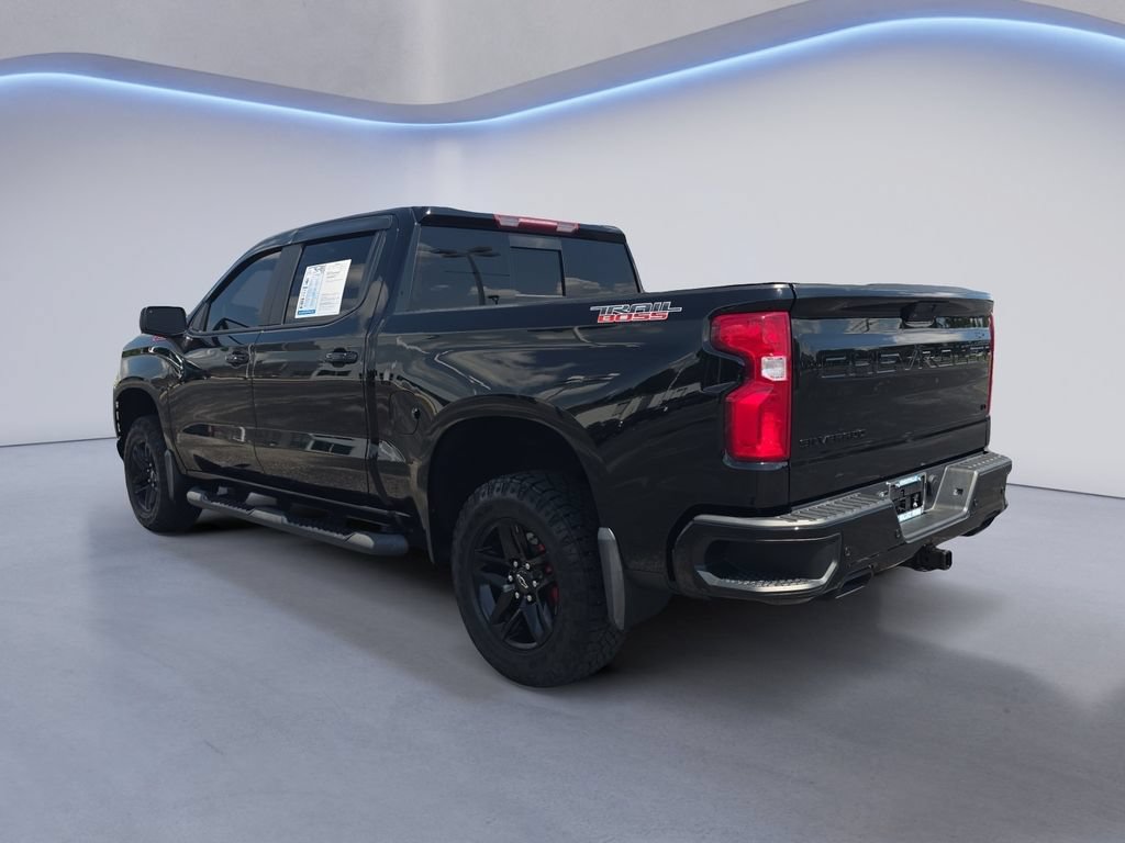 Used 2020 Chevrolet Silverado 1500 LT Trail Boss w/ Midnight Edition AWD/4WD image 3