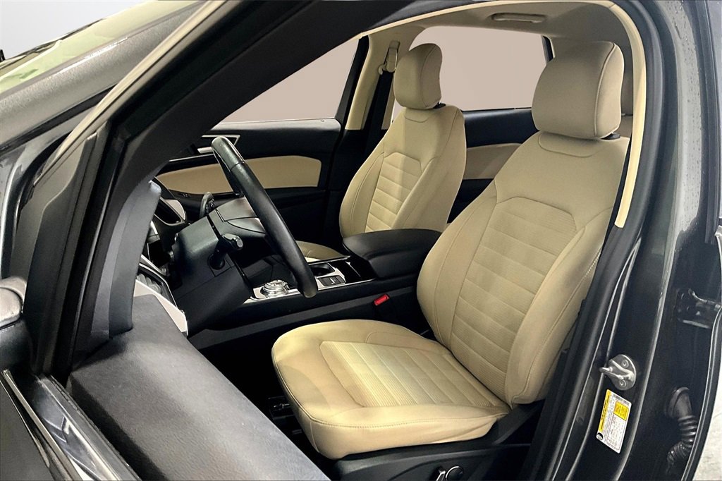 Used 2019 Ford Edge SEL image 21