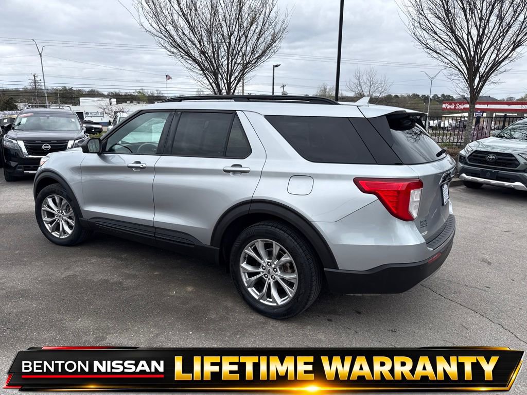 Used 2020 Ford Explorer XLT w/ Equipment Group 202A AWD/4WD image 7