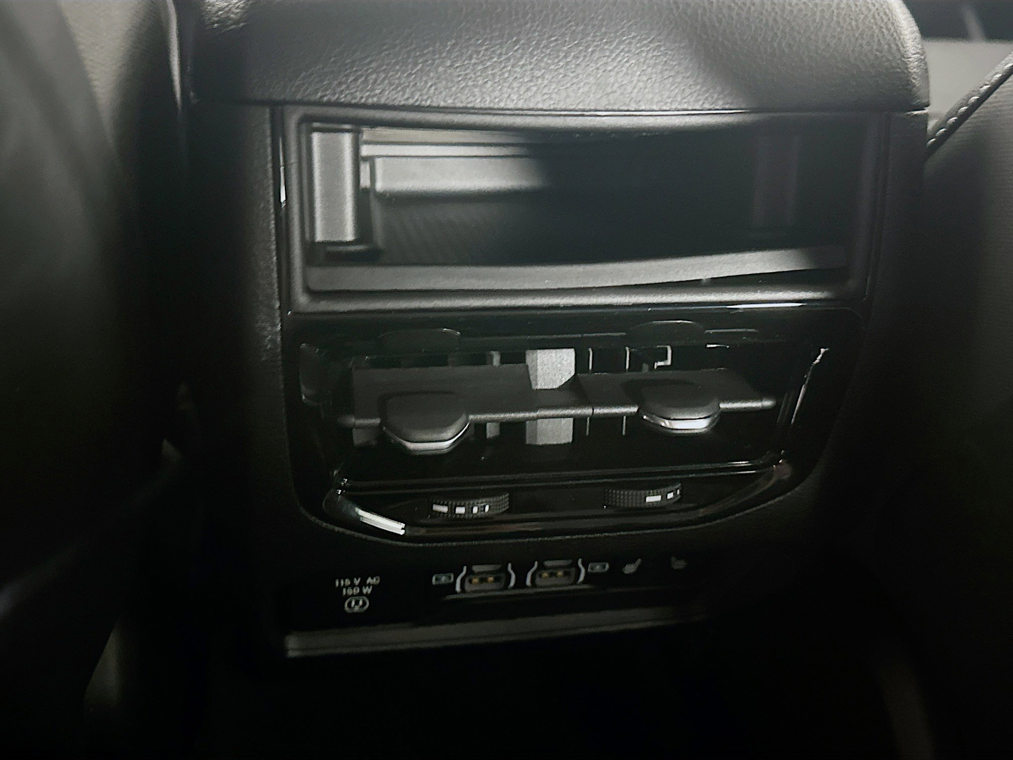 Used 2023 Jeep Grand Cherokee Limited w/ Luxury Tech Group II RWD image 27