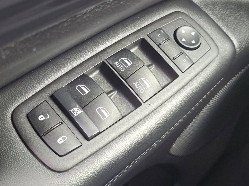 Used 2022 Jeep Grand Cherokee Laredo X image 25