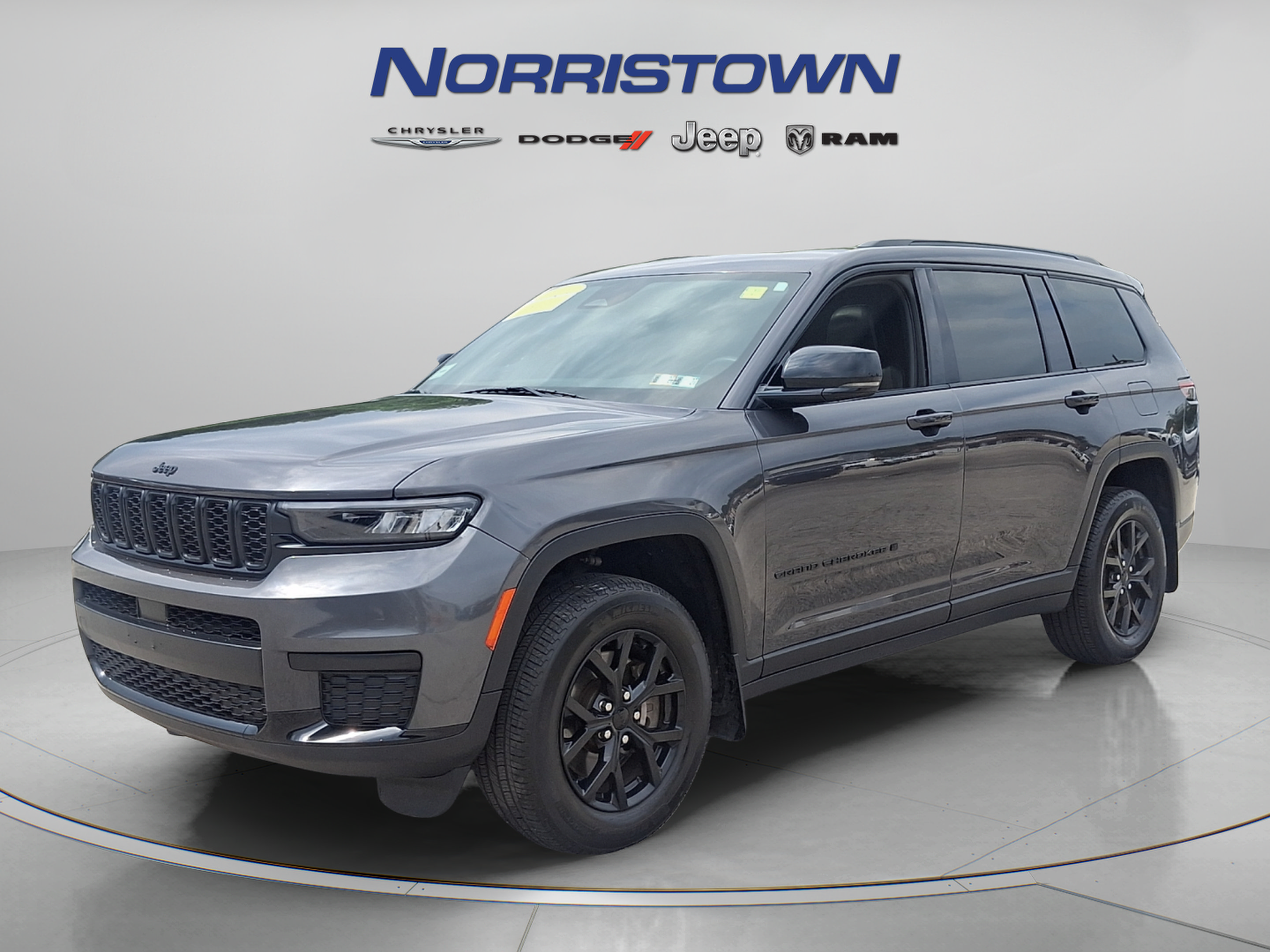 Certified 2024 Jeep Grand Cherokee L Altitude AWD/4WD image 3
