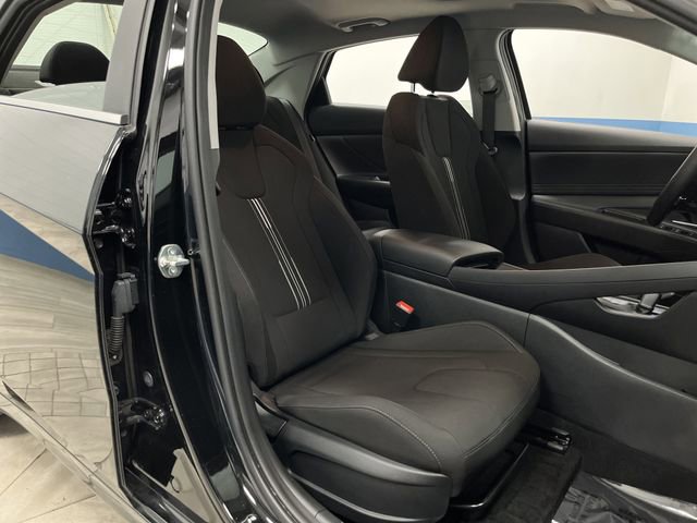 Used 2024 Hyundai Elantra SEL w/ Convenience Package image 30