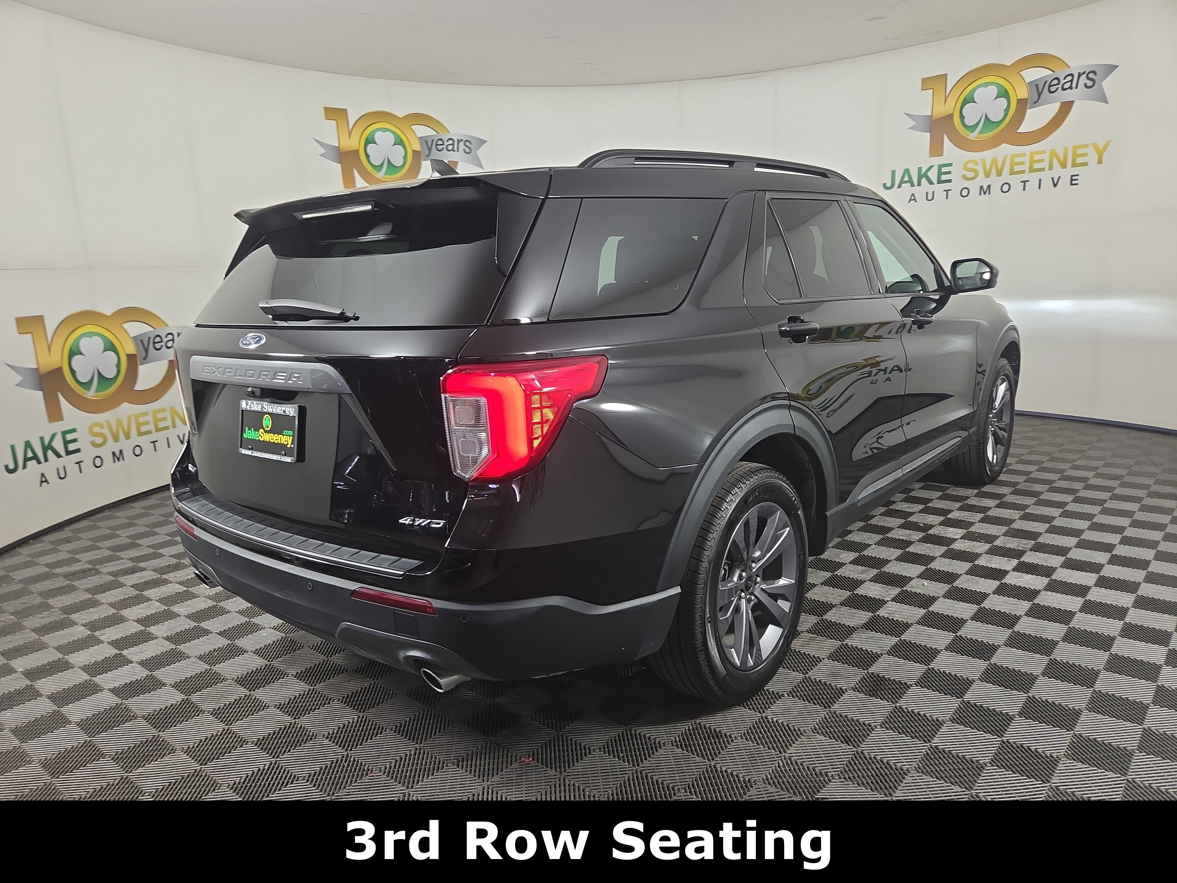 Used 2024 Ford Explorer XLT w/ Equipment Group 202A AWD/4WD image 9