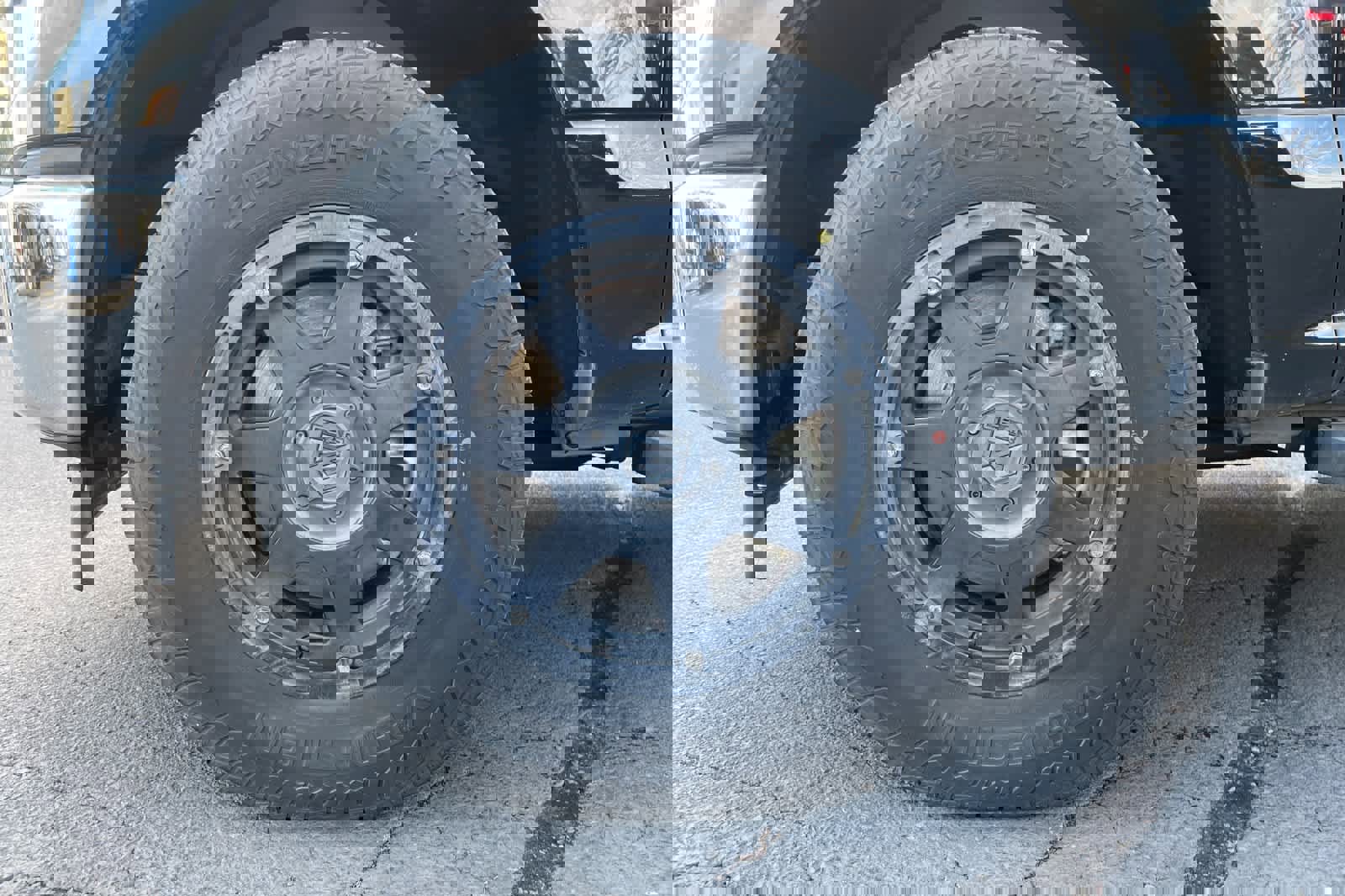 Used 2017 Ford F150 XLT w/ Trailer Tow Package image 11