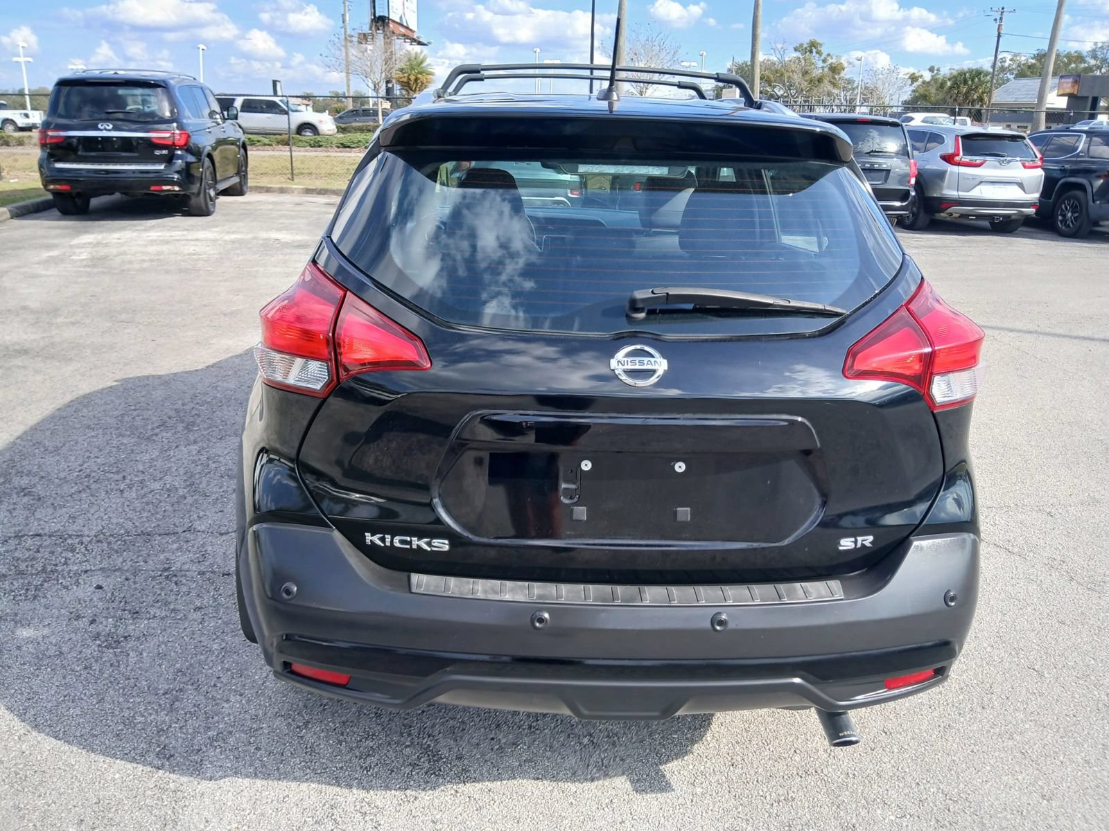 Used 2020 Nissan Kicks SR w/ SR Premium Package FWD image 7