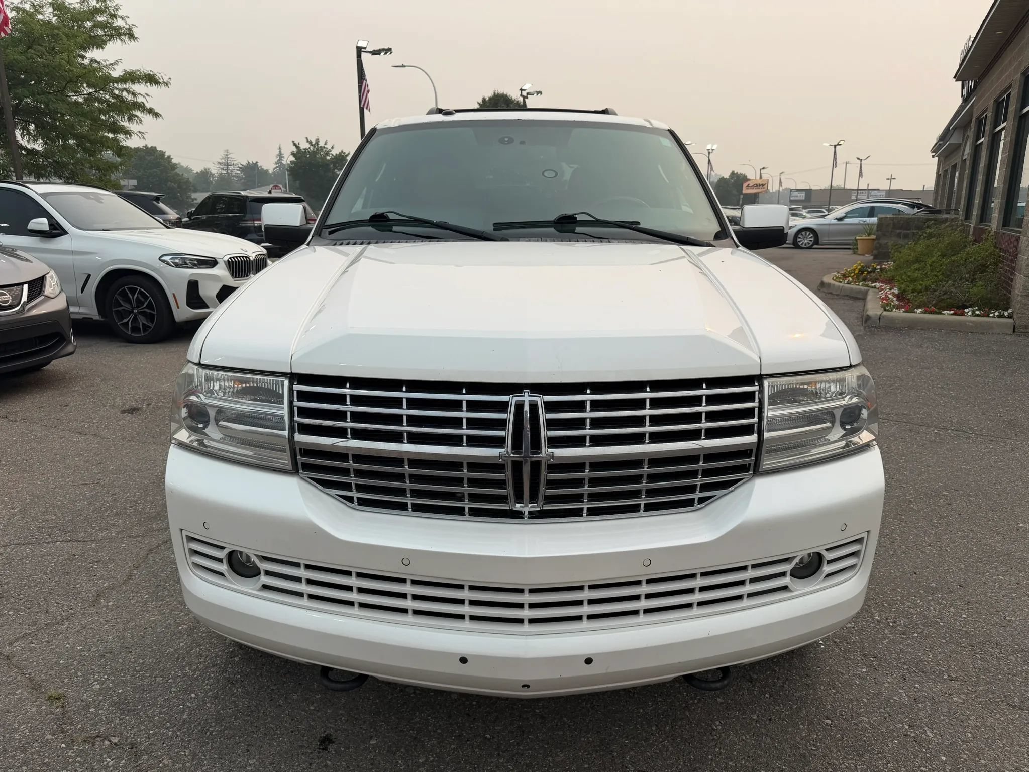Used 2014 Lincoln Navigator L 4WD w/ Equipment Group 101A image 7