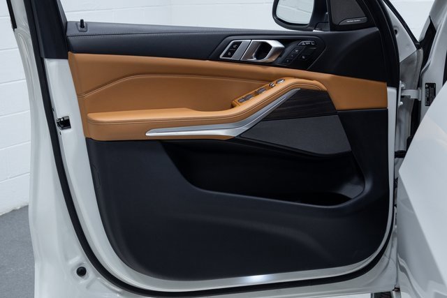 Certified 2023 BMW X7 xDrive40i w/ Premium Package image 10