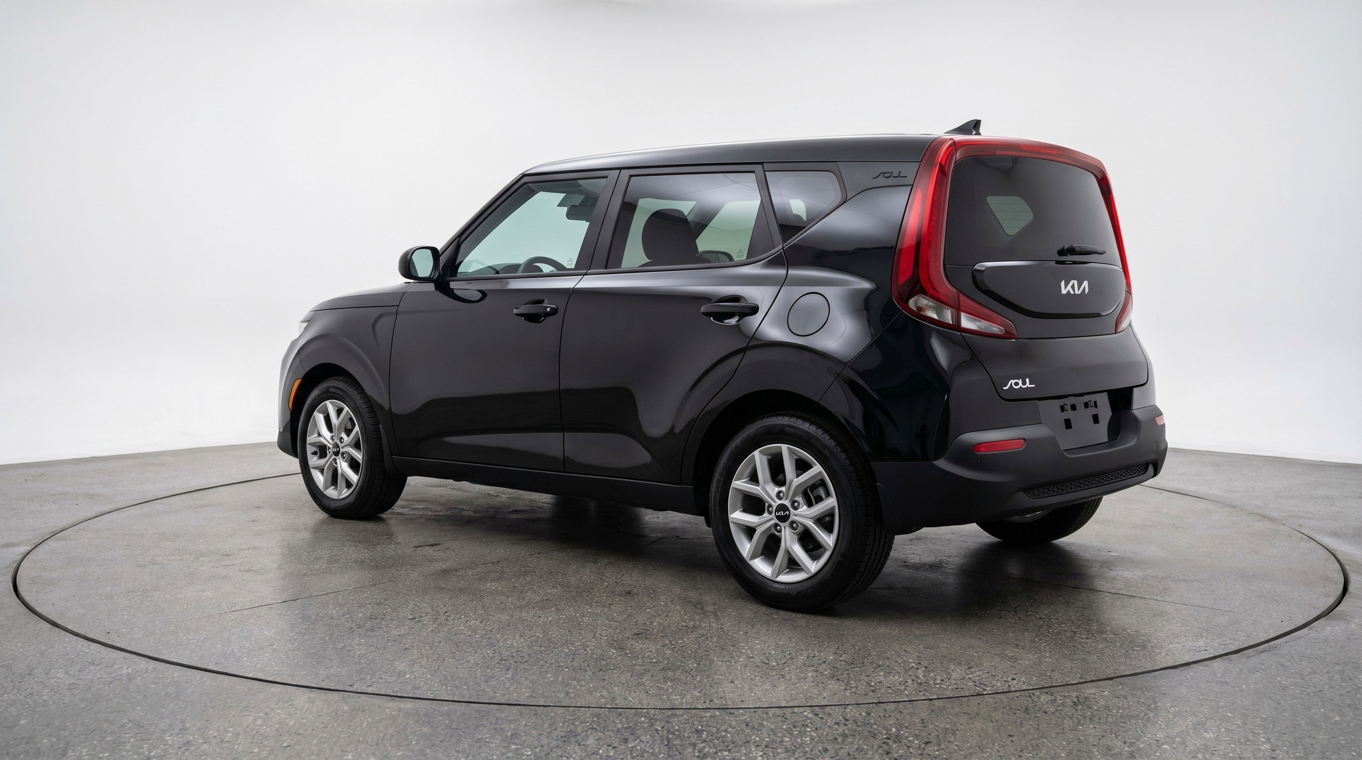 Used 2025 Kia Soul LX w/ LX Technology Package FWD image 6
