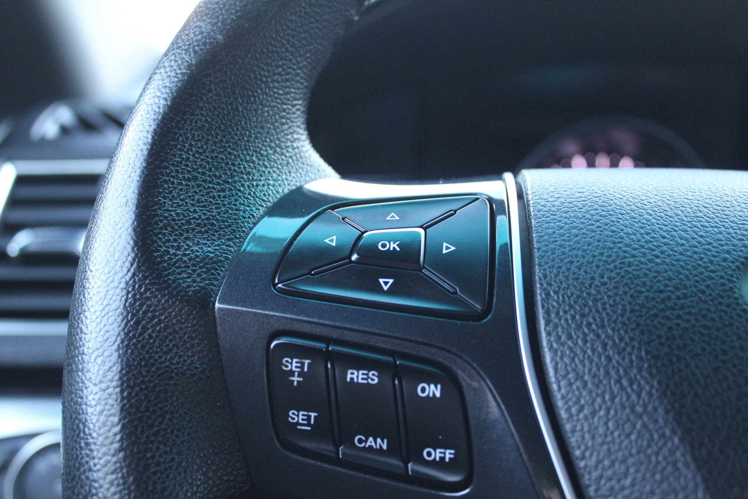 Used 2017 Ford Explorer Limited image 27