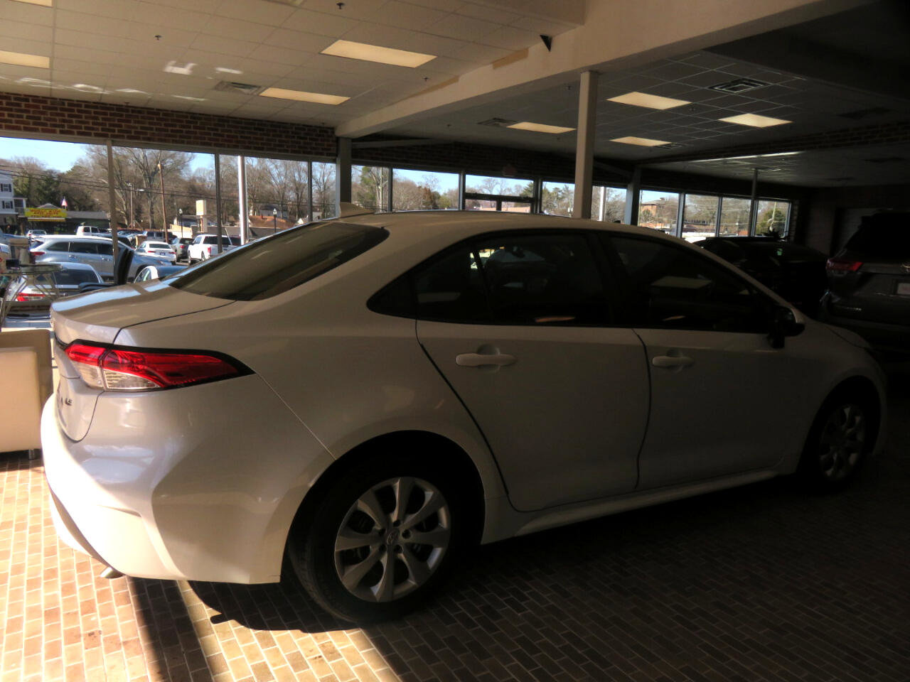 Used 2020 Toyota Corolla LE image 56