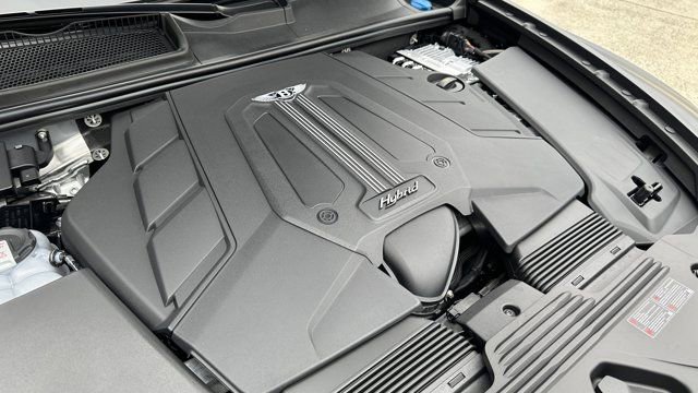 New 2025 Bentley Bentayga Plug-In Hybrid image 35