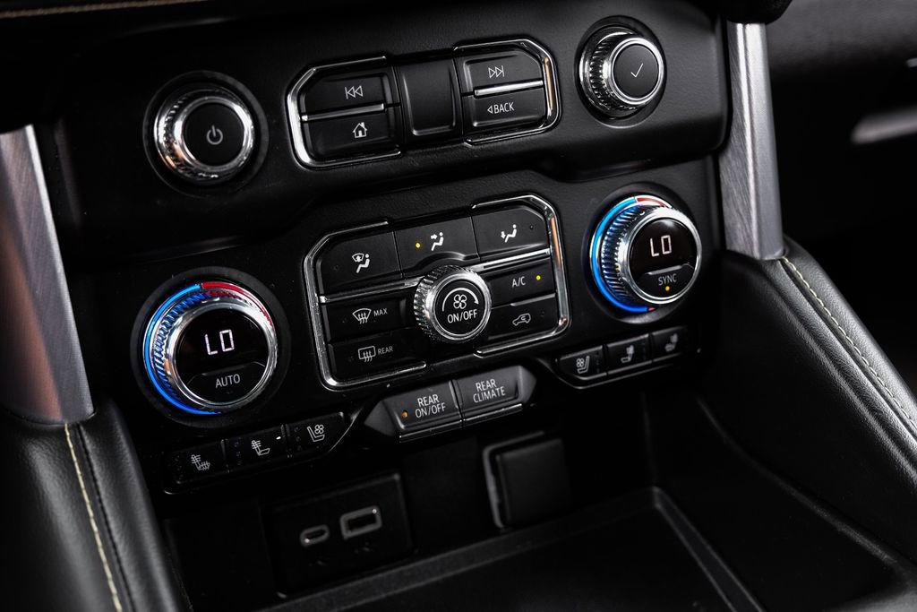 Used 2021 GMC Yukon XL SLT w/ SLT Premium Package image 23