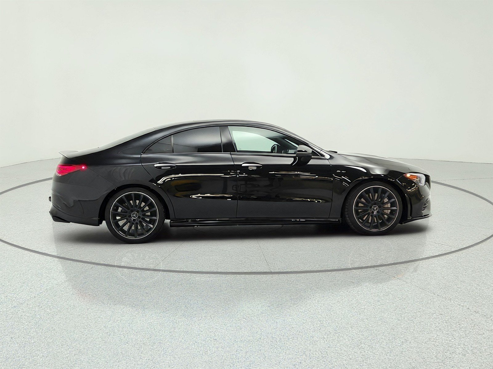 Used 2023 Mercedes-Benz CLA 35 AMG 4MATIC image 4