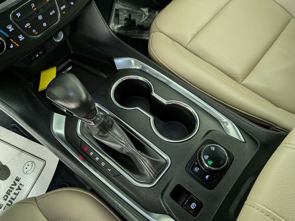Used 2022 Chevrolet Traverse LT image 28