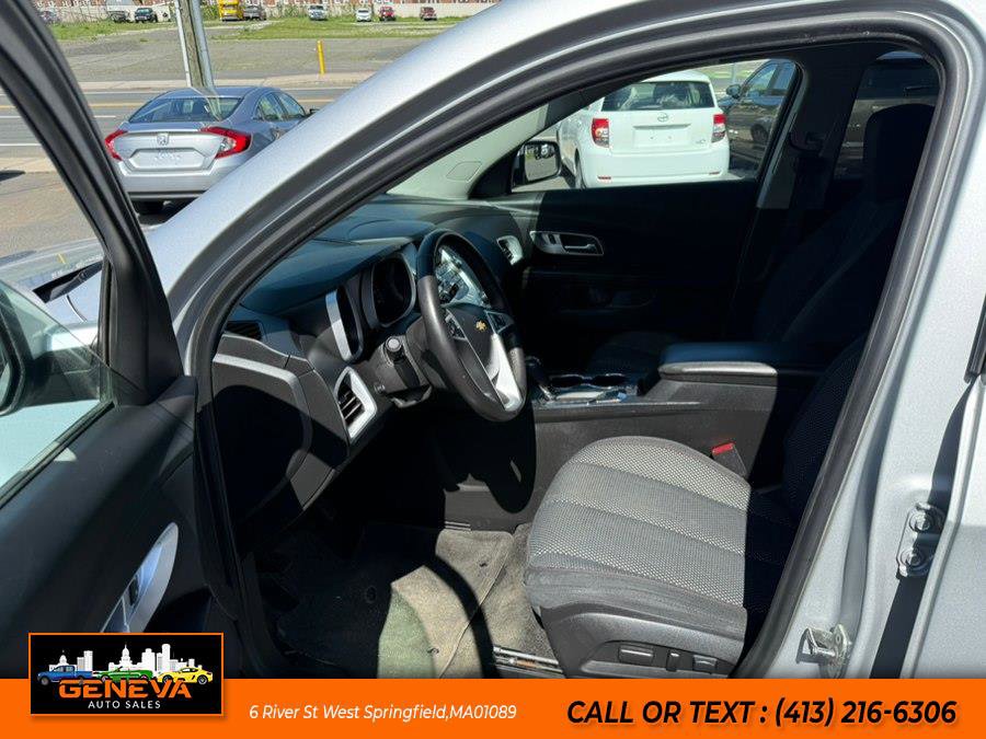 Used 2017 Chevrolet Equinox LT w/ Convenience Package AWD/4WD image 9