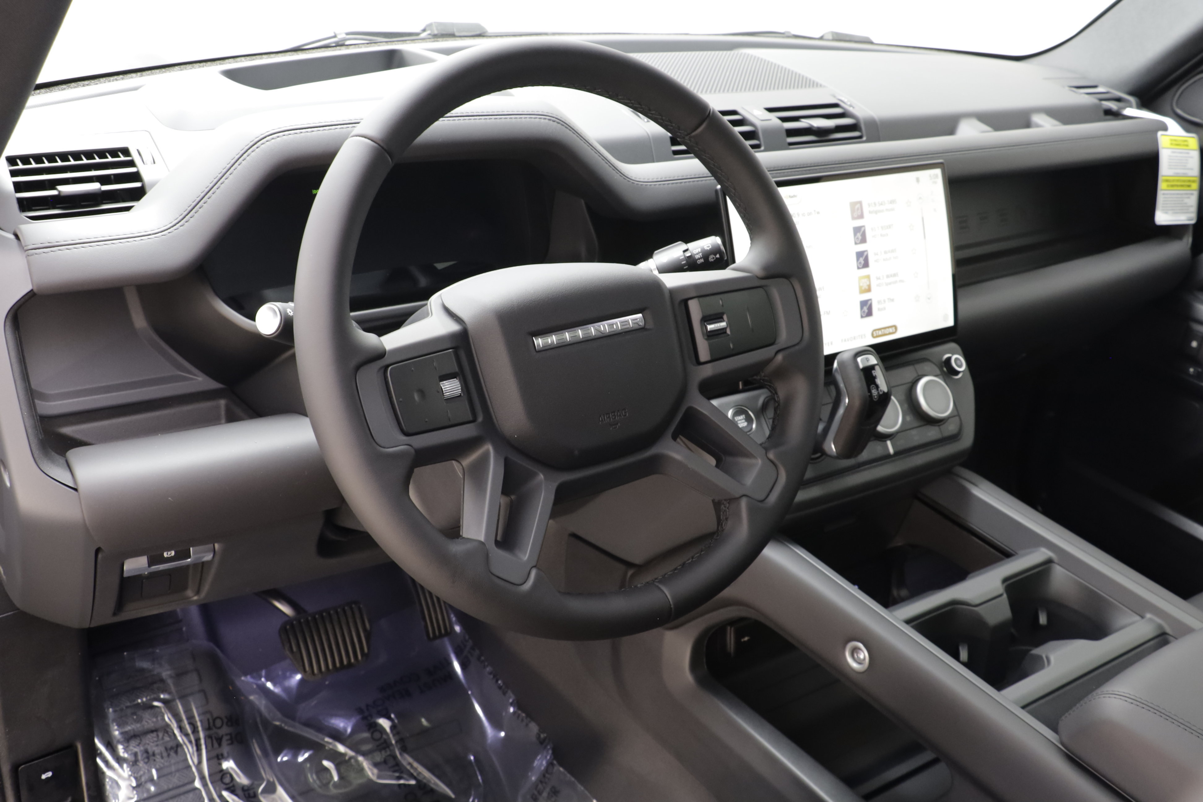 New 2026 Land Rover Defender 110 X-Dynamic SE AWD/4WD image 8