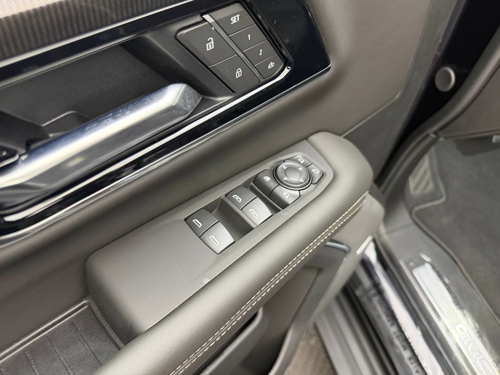 New 2026 GMC Yukon Elevation AWD/4WD image 12