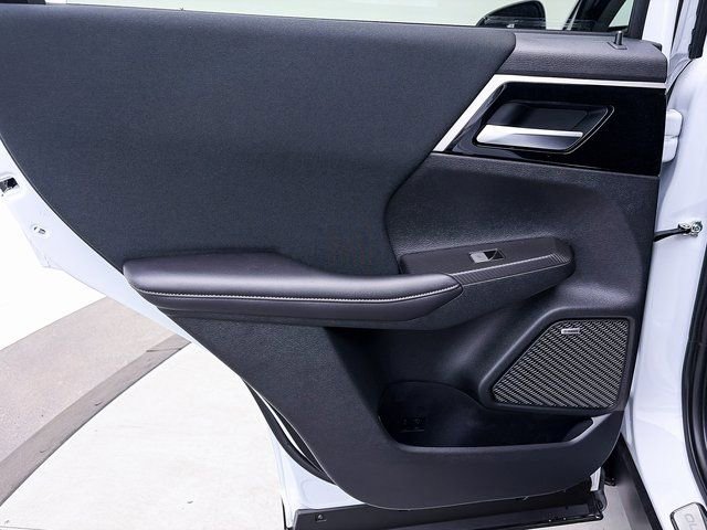 New 2025 Mitsubishi Outlander ES image 24