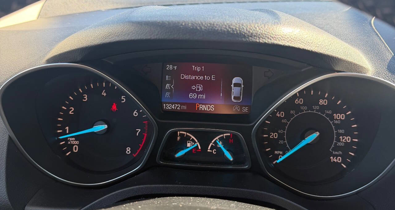 Used 2017 Ford Escape SE w/ SE Sport Appearance Package AWD/4WD image 22