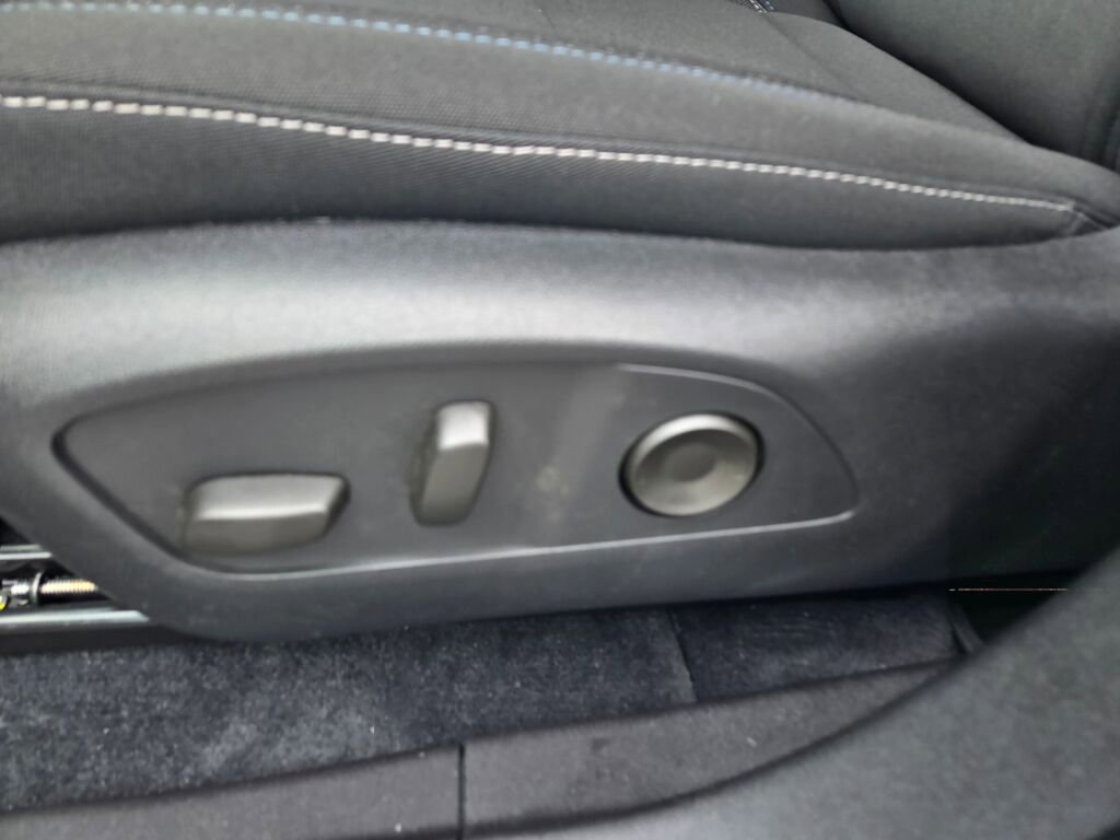 New 2026 Chevrolet Equinox EV LT w/ Comfort Package image 16