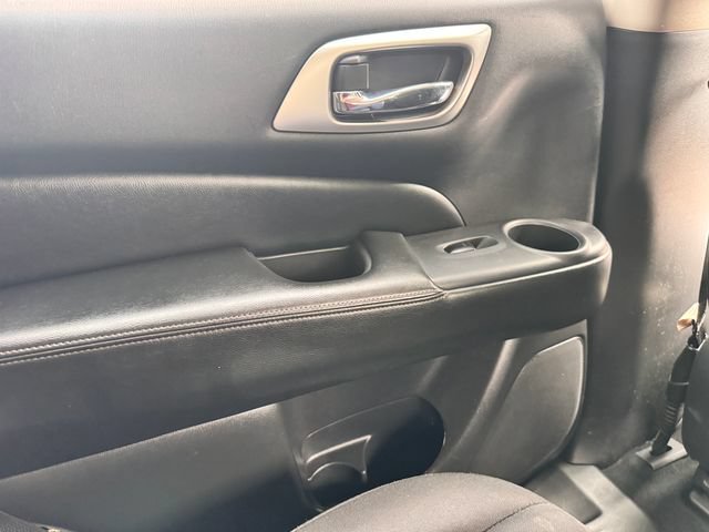 Used 2020 Nissan Pathfinder S FWD image 28
