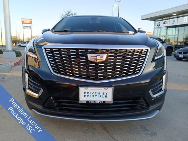 Used 2022 Cadillac XT5 Premium Luxury image 2