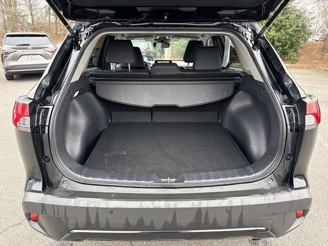 Used 2025 Toyota Corolla Cross XLE image 12