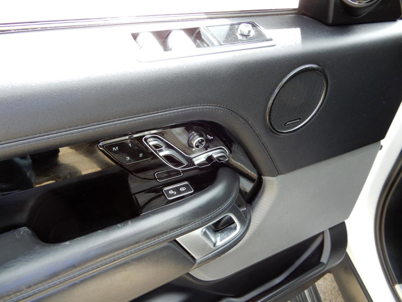 Used 2018 Land Rover Range Rover HSE AWD/4WD image 31