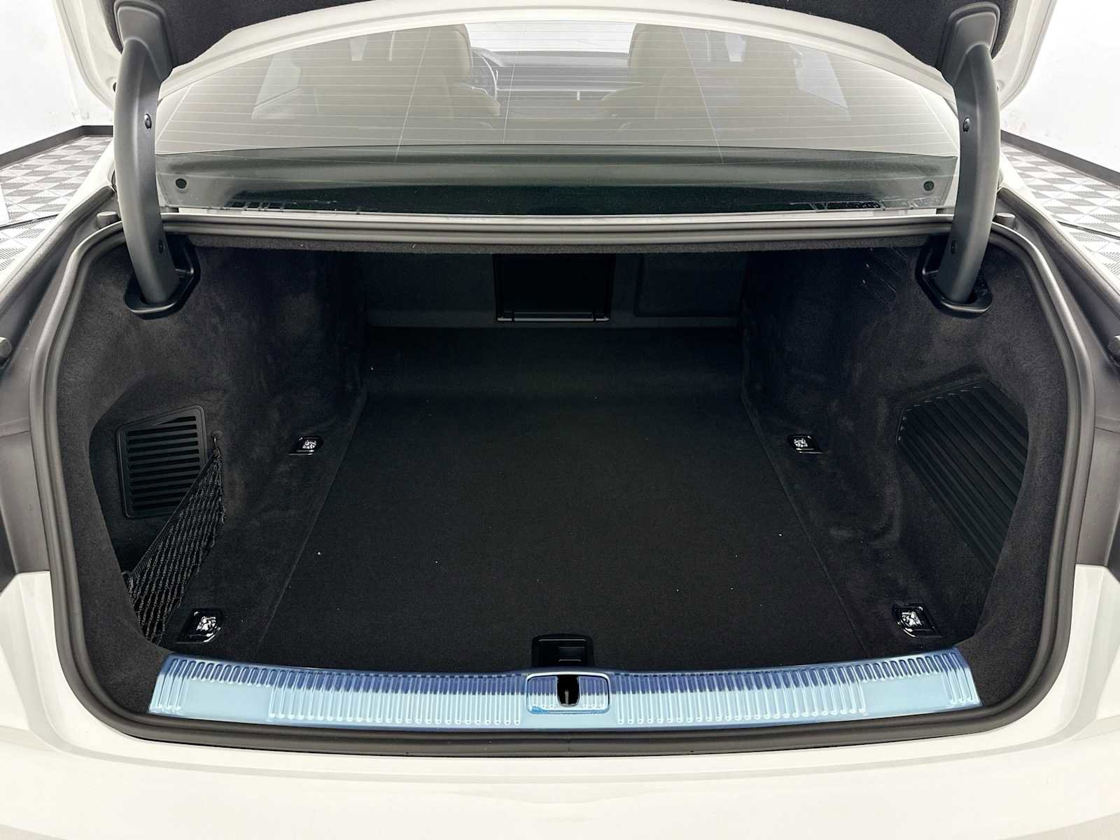 New 2025 Audi A8 L 3.0T image 25