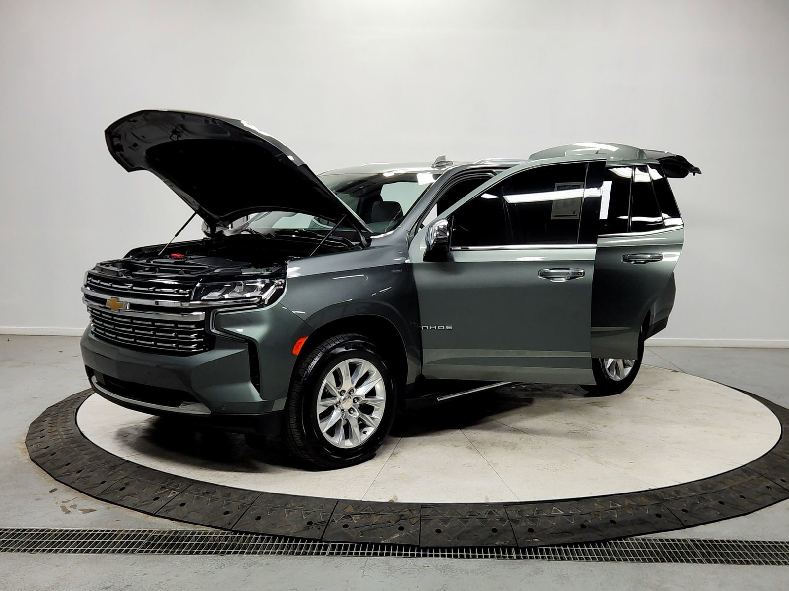 Used 2023 Chevrolet Tahoe Premier image 11
