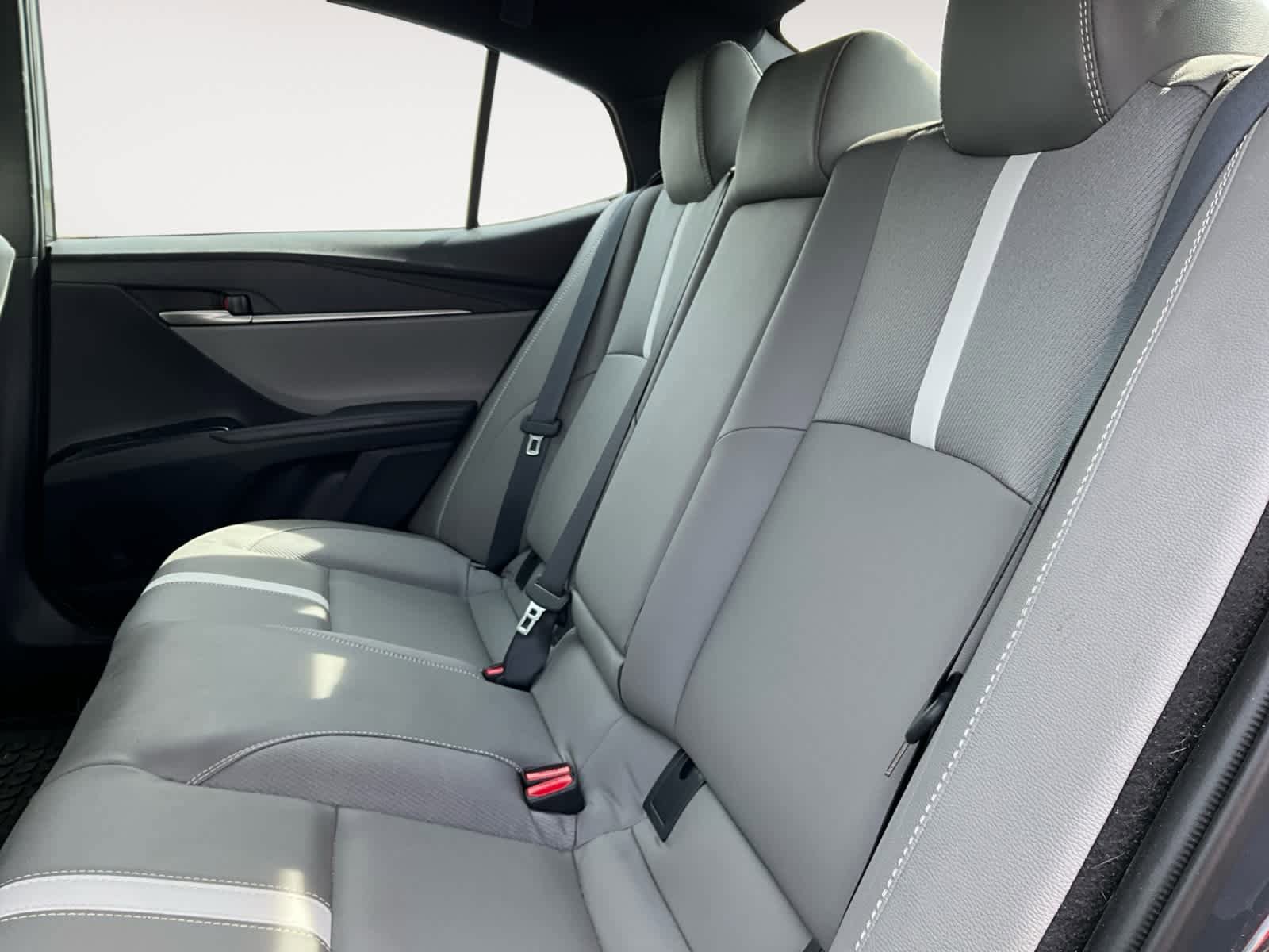Used 2025 Toyota Camry SE w/ Convenience Package FWD image 15
