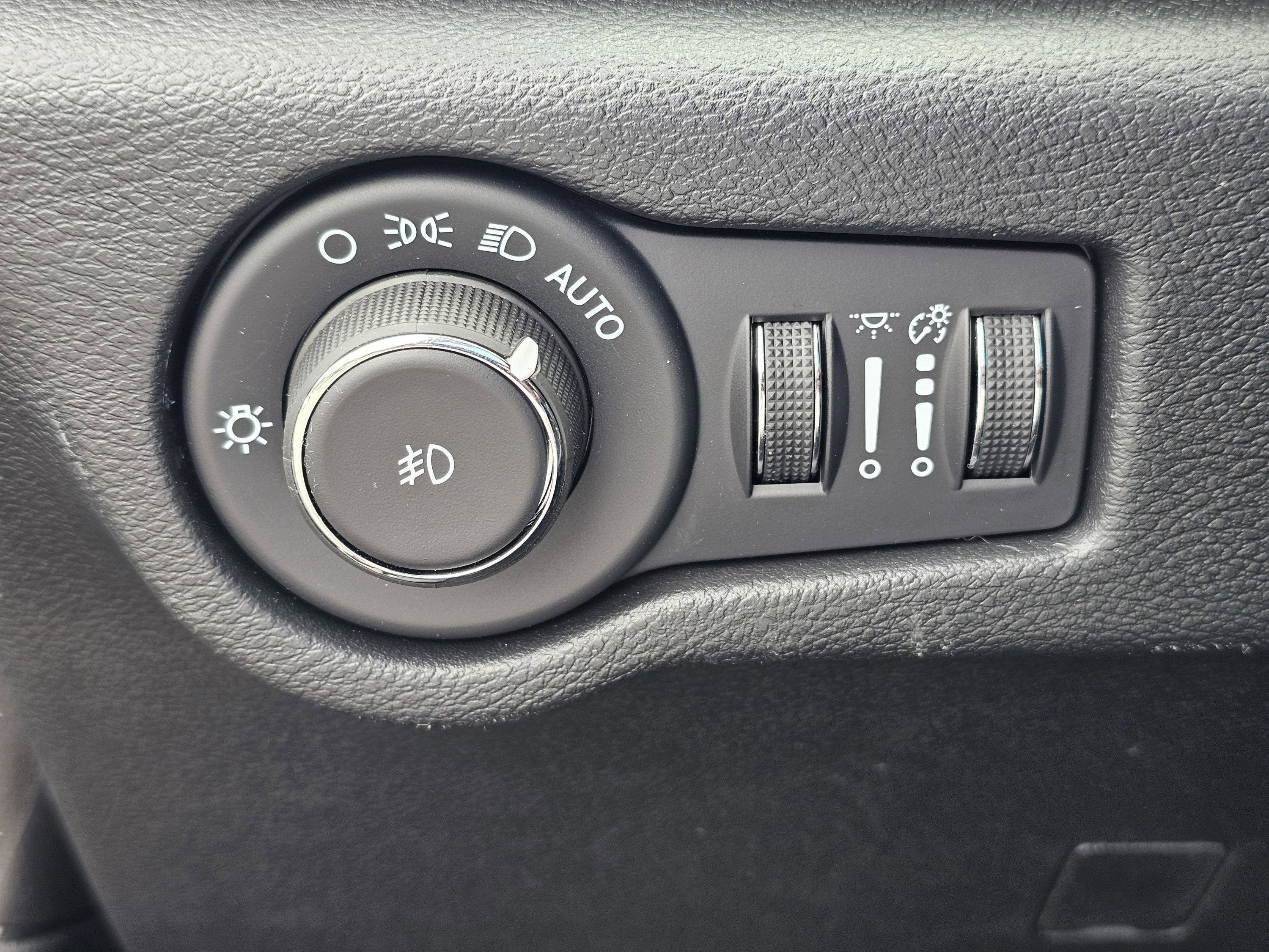 New 2026 Chrysler Pacifica Select w/ S Appearance Package image 19