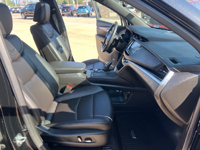 Used 2024 Cadillac XT6 Luxury w/ LPO, Floor Liner Package AWD/4WD image 17