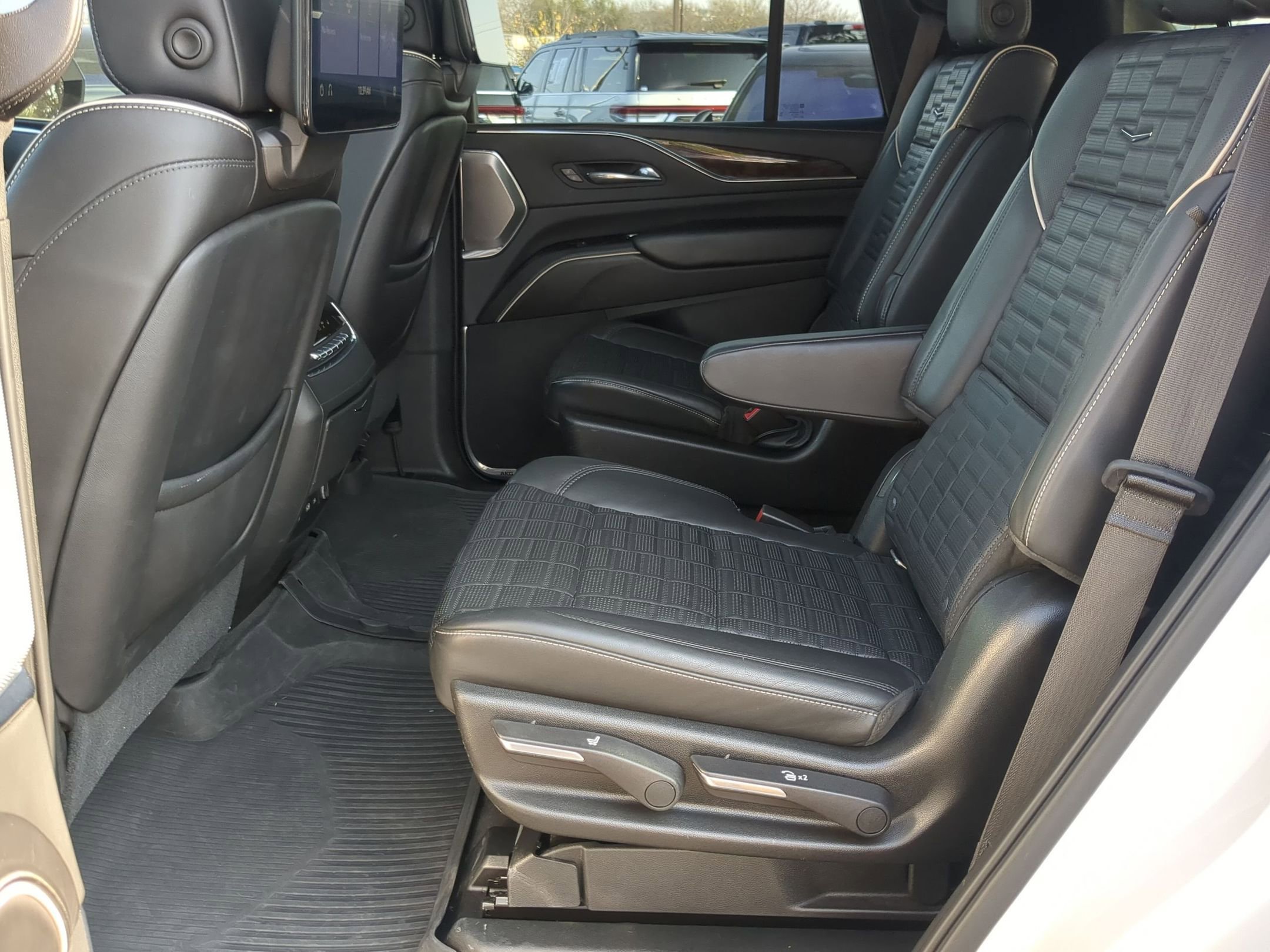 Used 2021 Cadillac Escalade Premium Luxury Platinum w/ LPO, Floor Liner Package image 22