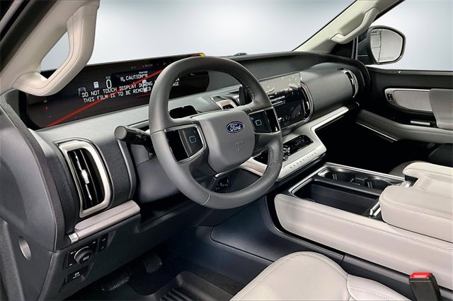 New 2026 Ford Expedition Active image 8