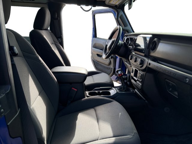 Used 2018 Jeep Wrangler Sport AWD/4WD image 15