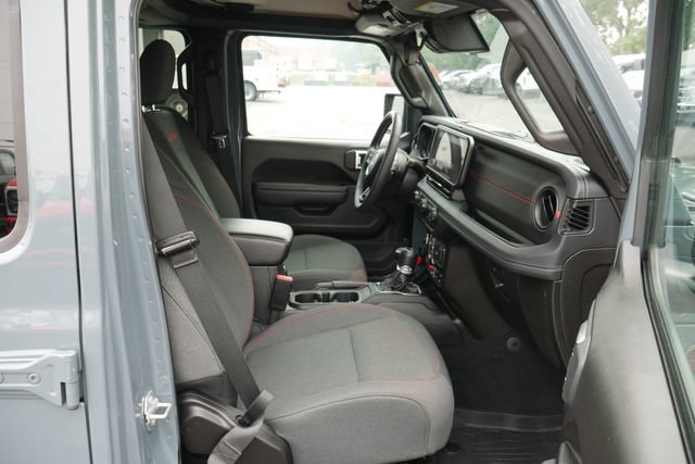Used 2025 Jeep Gladiator Rubicon w/ Safety Group AWD/4WD image 25