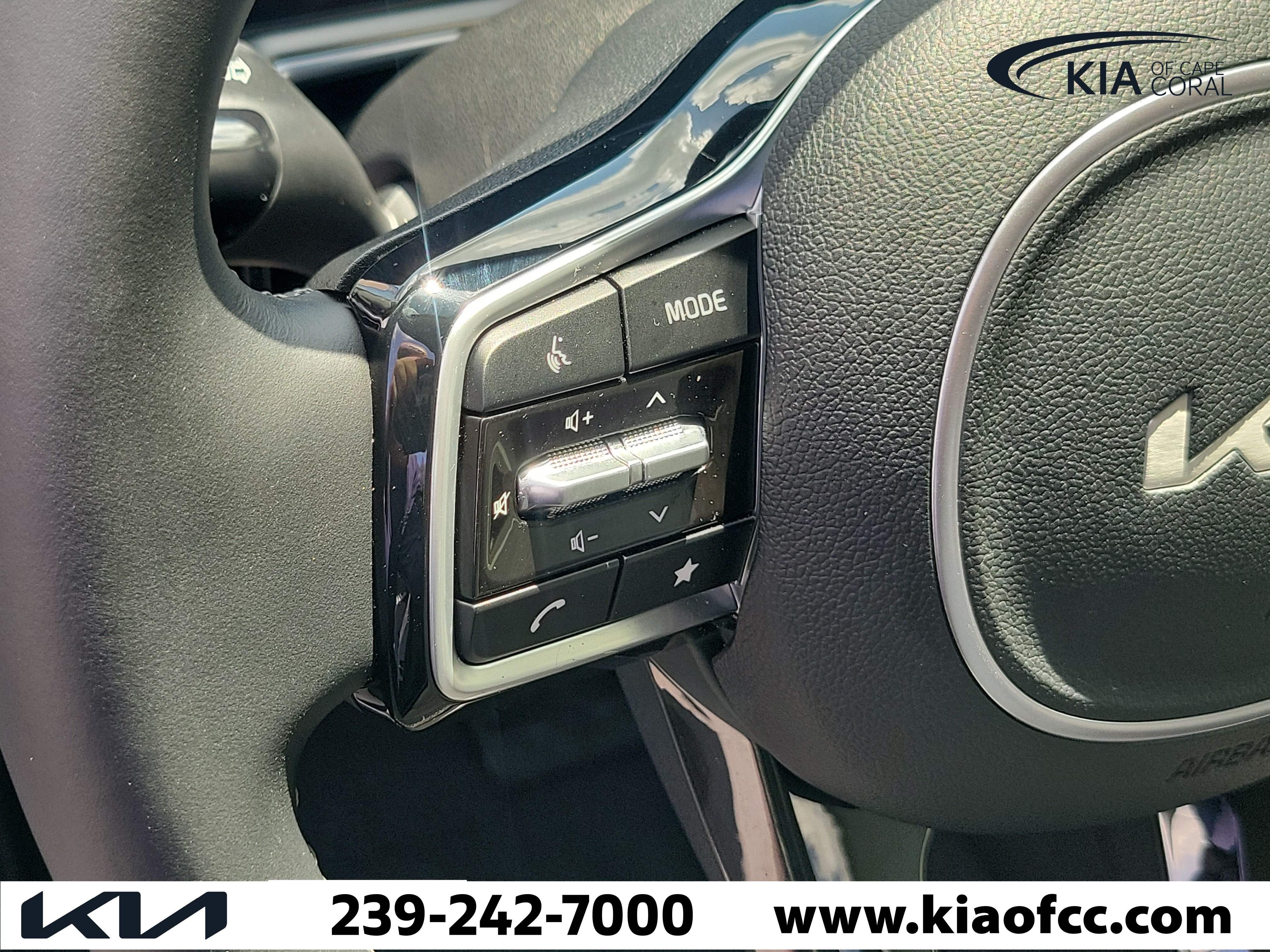 Certified 2024 Kia Sorento SX FWD image 26