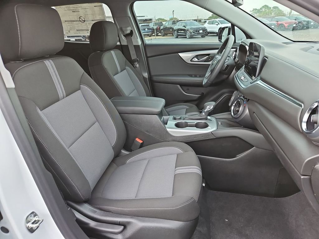 New 2026 Chevrolet Blazer LT w/ Convenience Package FWD image 27
