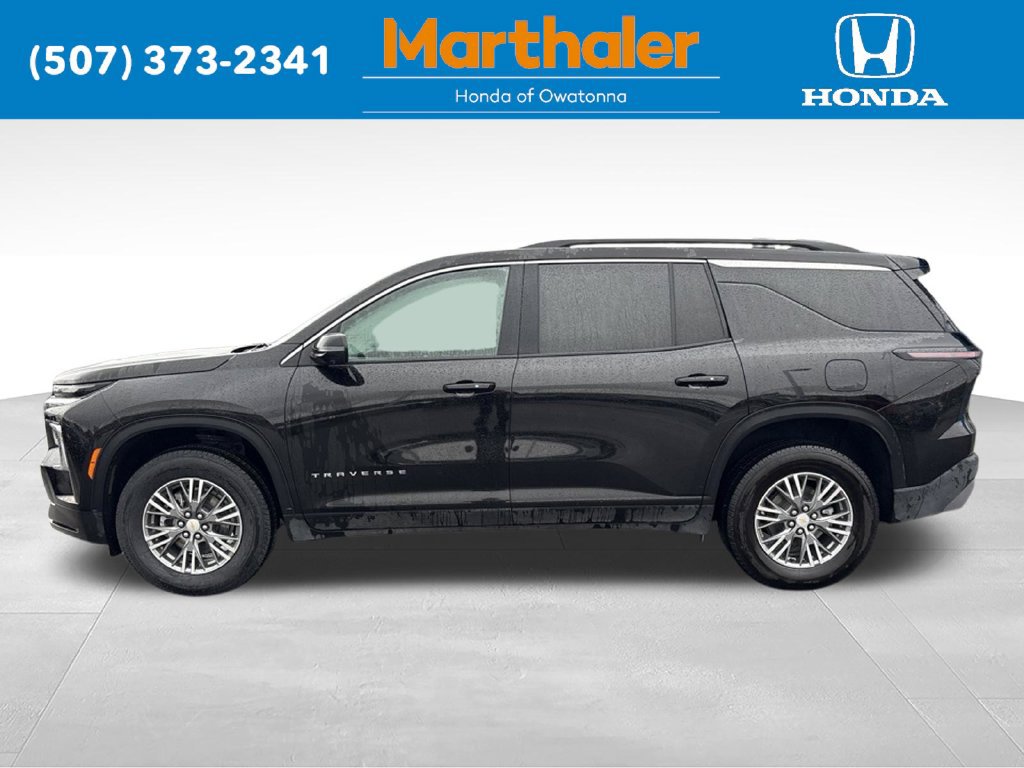 Used 2026 Chevrolet Traverse LT w/ Driver Confidence Package AWD/4WD image 2