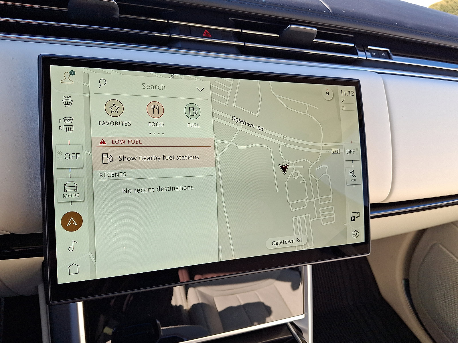 New 2026 Land Rover Range Rover SE image 7