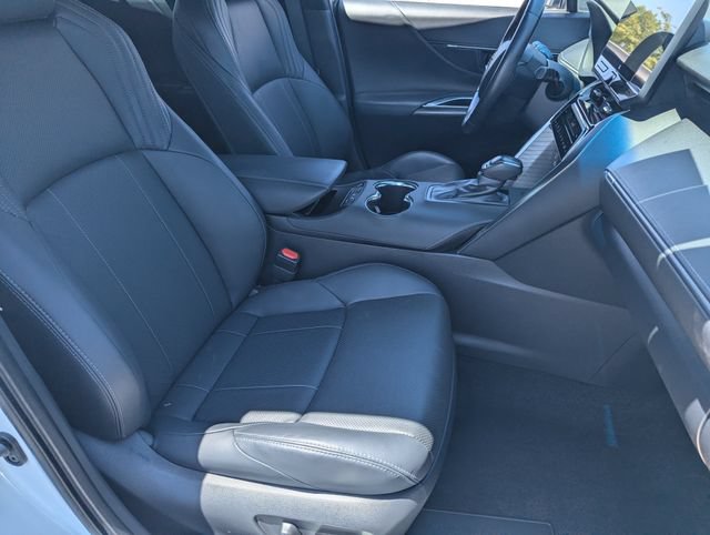 Used 2024 Toyota Venza Limited AWD/4WD image 9