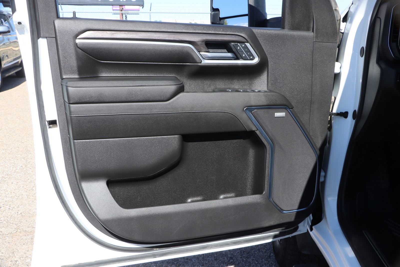 Used 2025 Chevrolet Silverado 2500 LTZ w/ LTZ Premium Package image 10