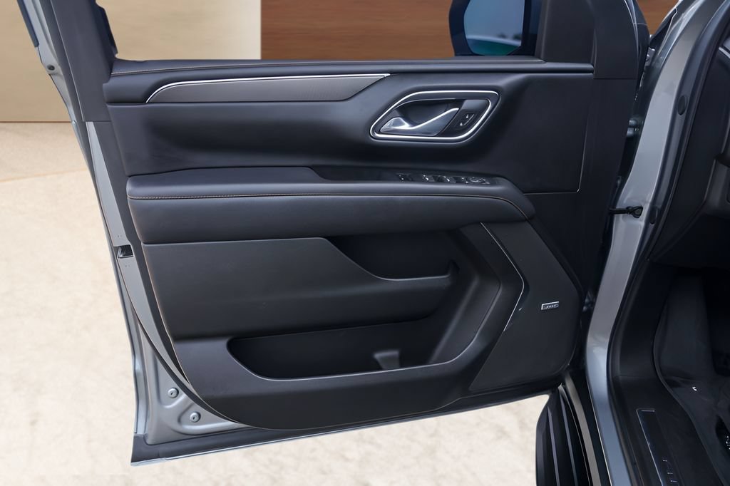 Used 2023 GMC Yukon XL AT4 w/ LPO, Floor Liner Package AWD/4WD image 24