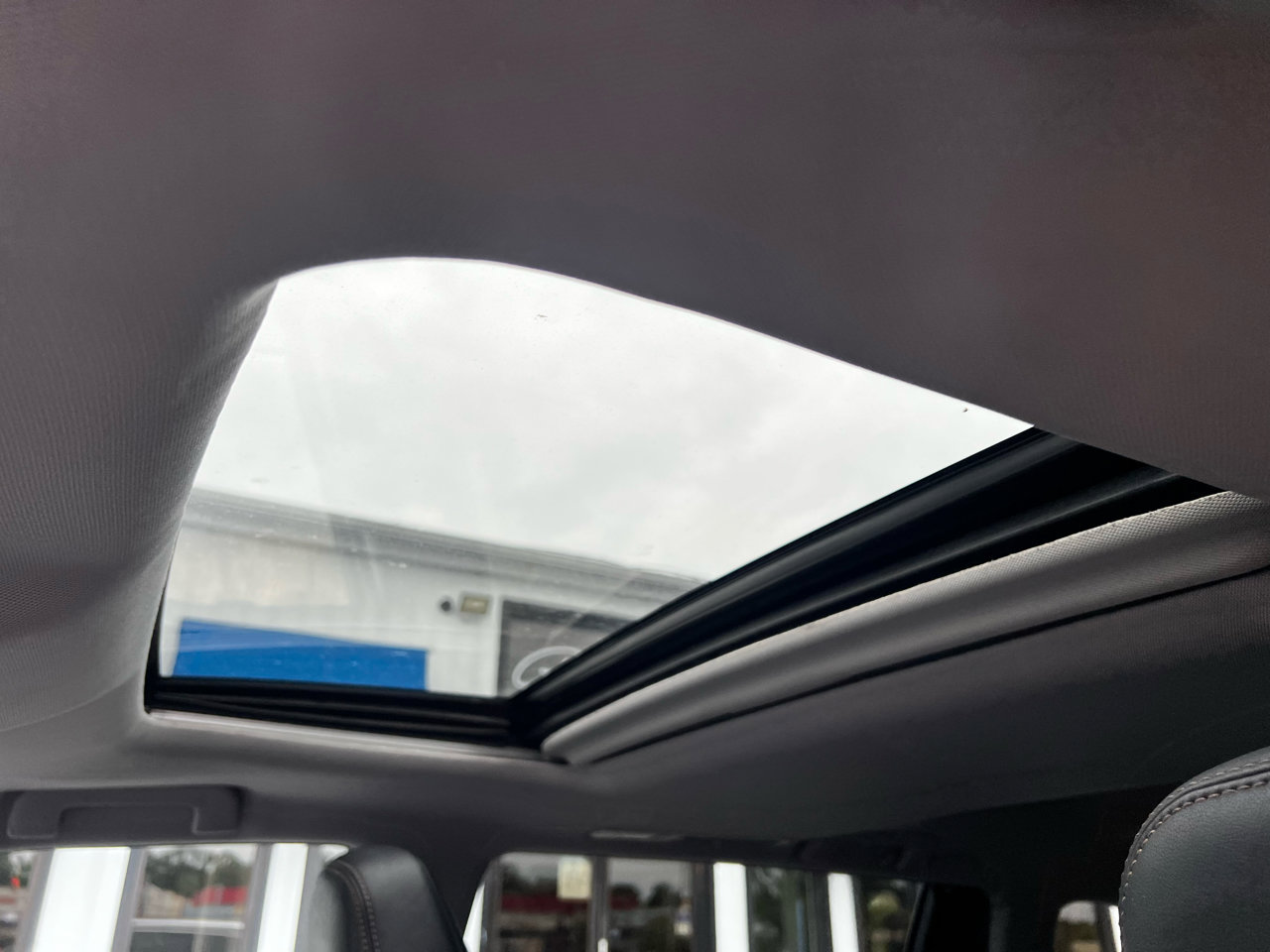 Used 2017 Toyota Highlander Limited image 21