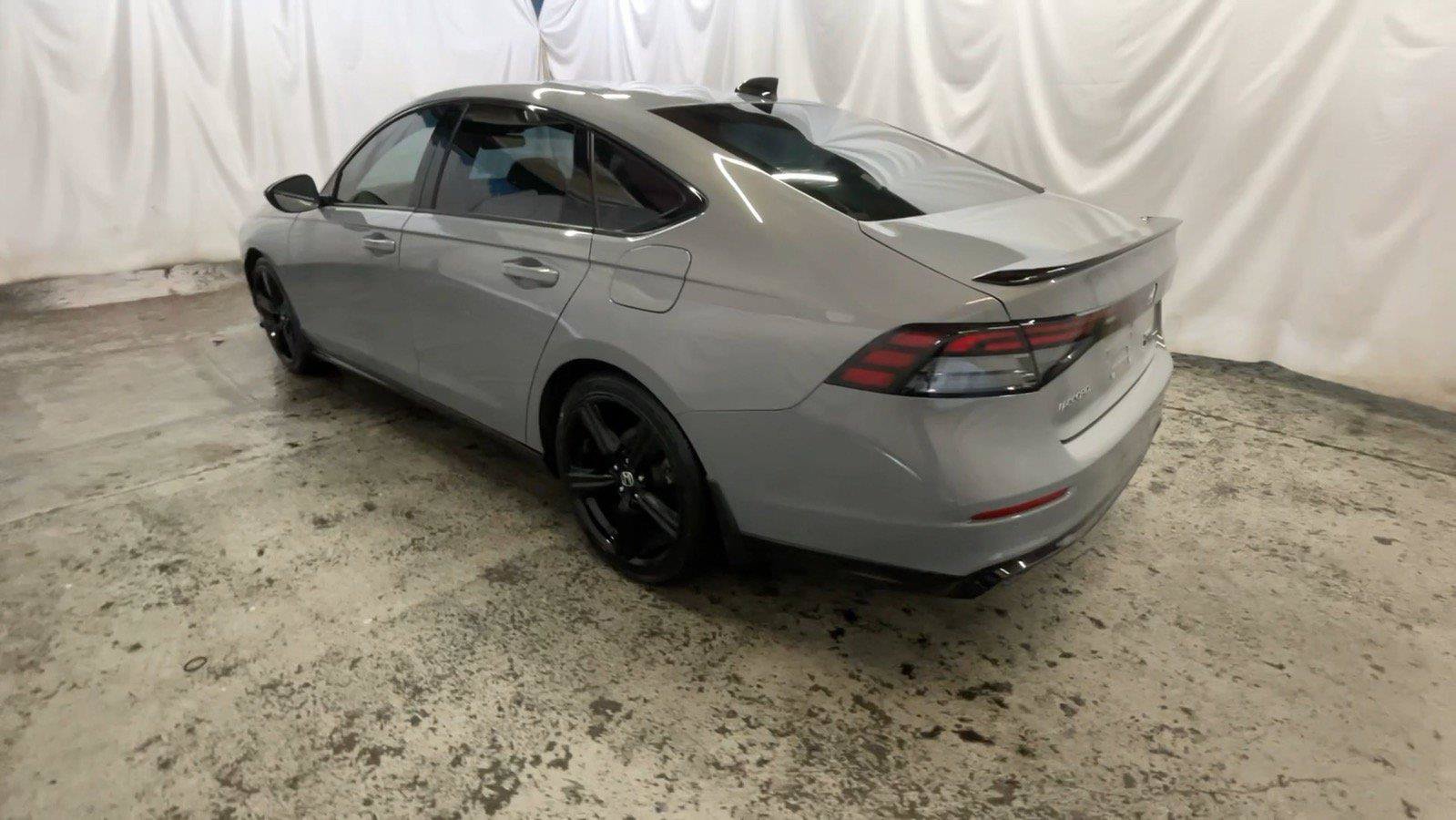 Used 2025 Honda Accord Sport image 9