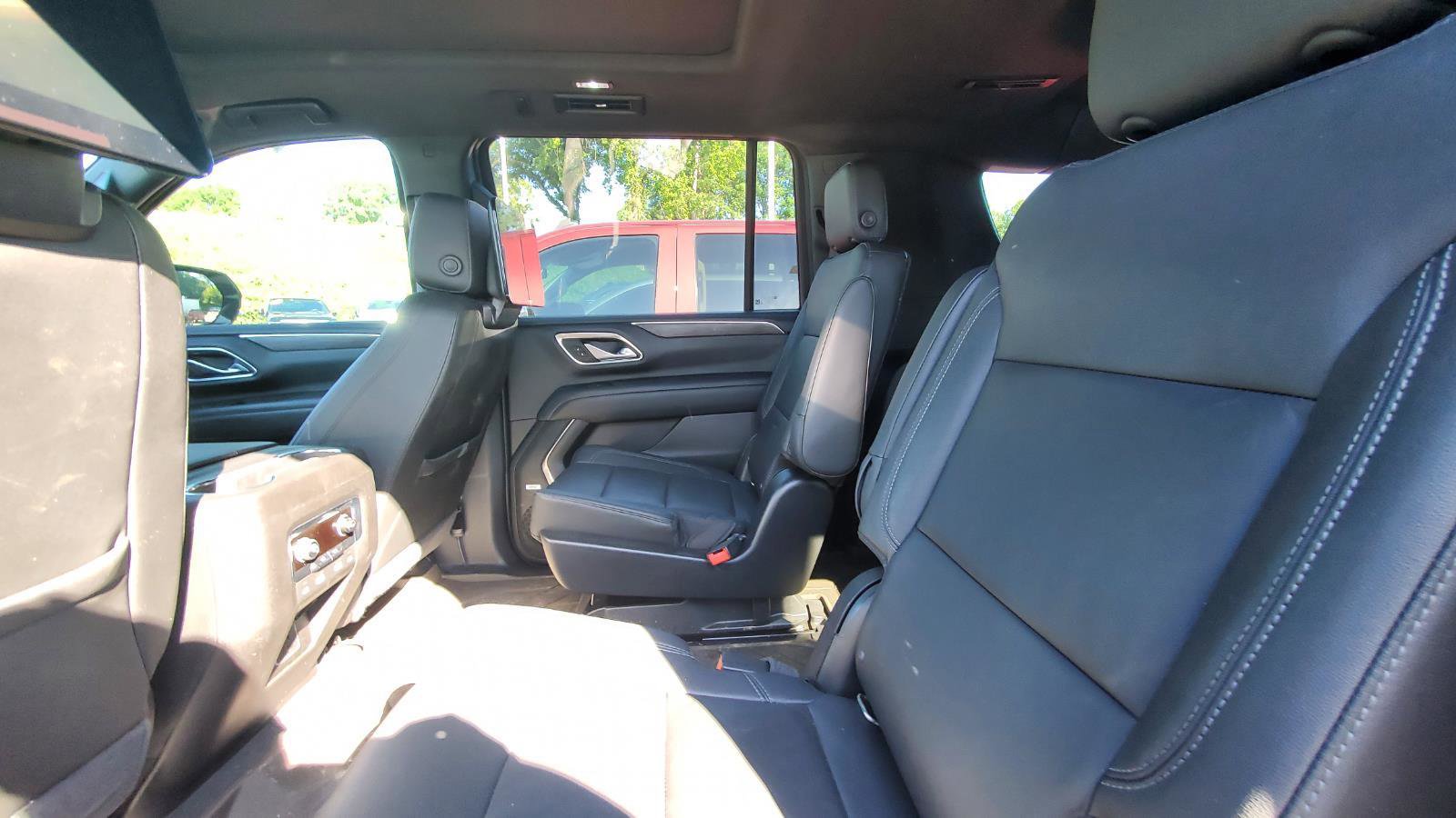 Used 2021 Chevrolet Suburban LT w/ Rear Media and Nav Package AWD/4WD image 5
