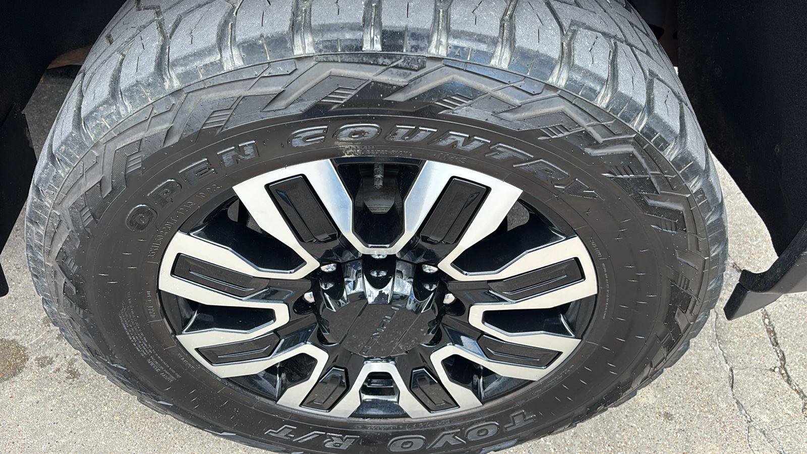 Certified 2024 GMC Sierra 2500 Denali Ultimate AWD/4WD image 11